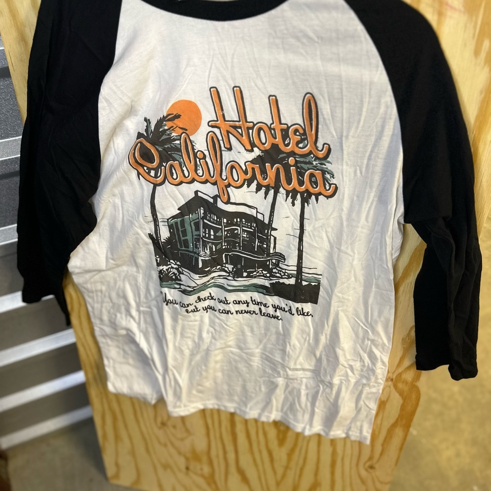District Black and White Short‎ Sleeve Tee
